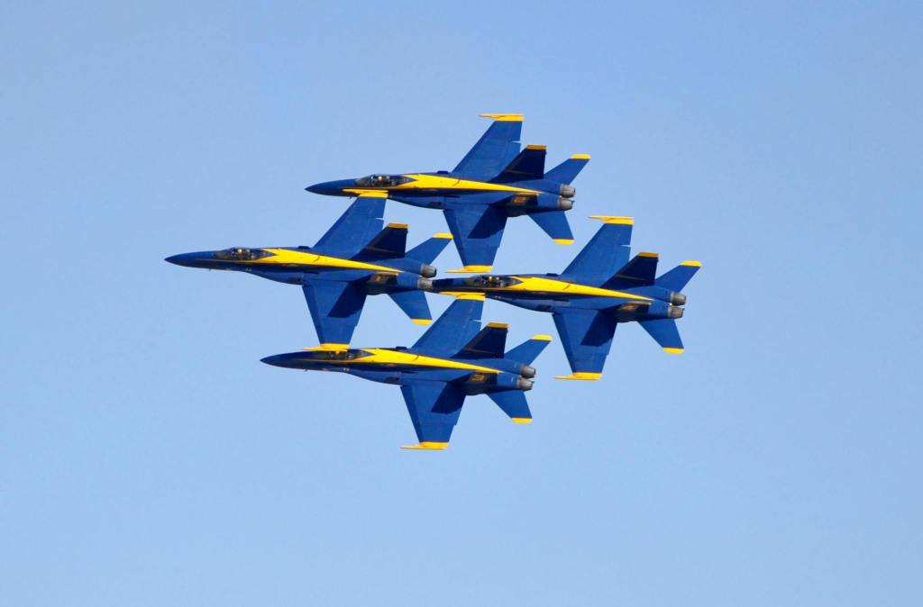 The current image has no alternative text. The file name is: blue-angels-jets-f-18-flight-48021.jpeg